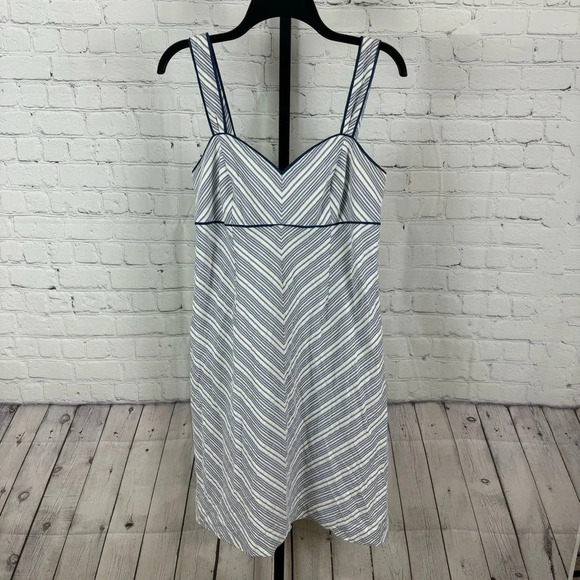Lilly Pulitzer Vintage Blue and White Striped Seersucker Dress Size 10 - Picture 1 of 5